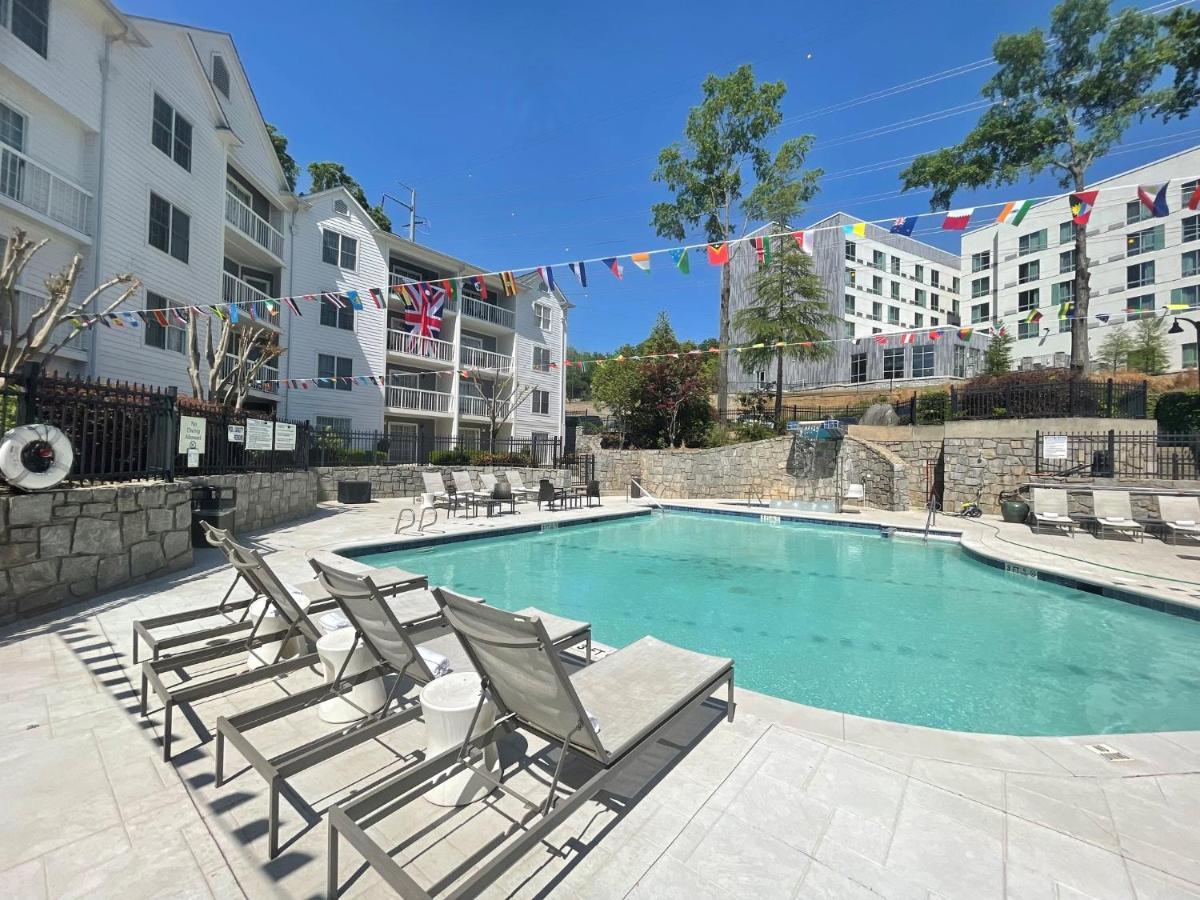 Hotel Indigo Atlanta Vinings By Ihg Smyrna Exterior photo