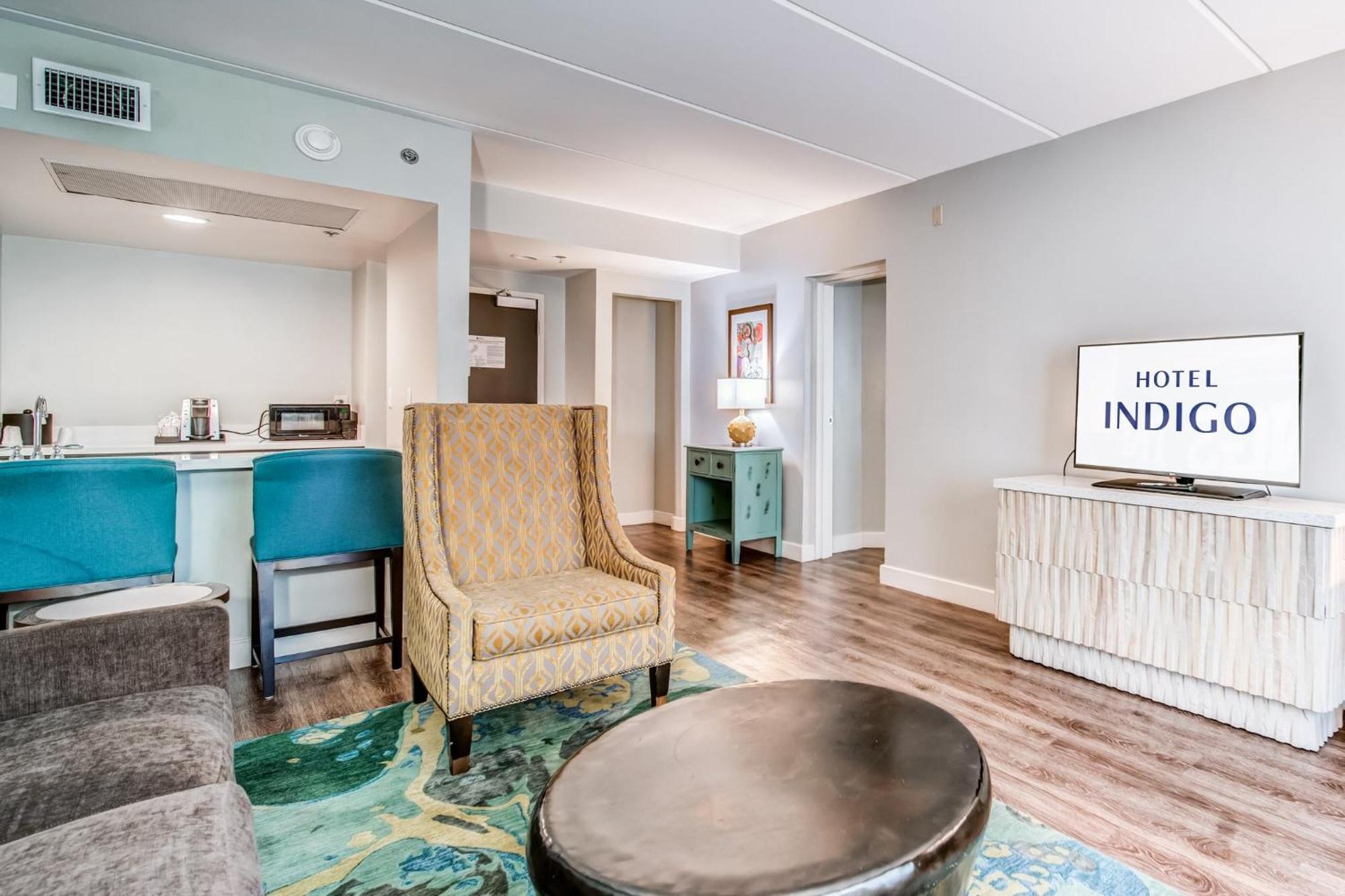 Hotel Indigo Atlanta Vinings By Ihg Smyrna Exterior photo