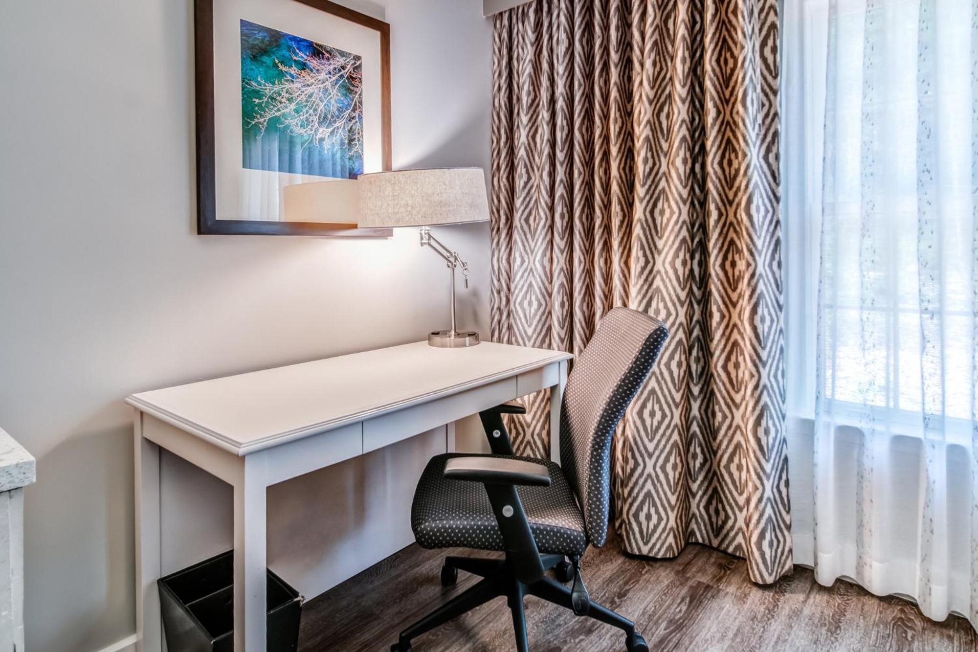 Hotel Indigo Atlanta Vinings By Ihg Smyrna Exterior photo