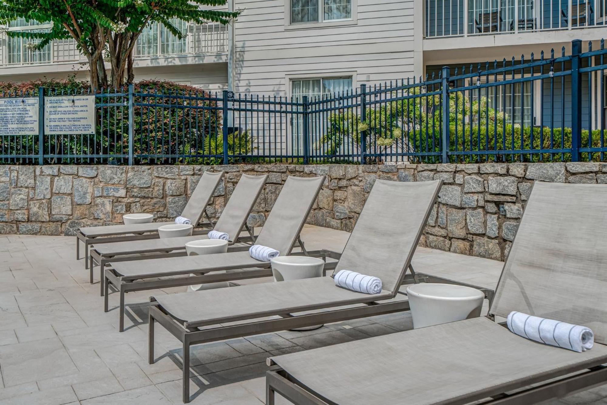 Hotel Indigo Atlanta Vinings By Ihg Smyrna Exterior photo