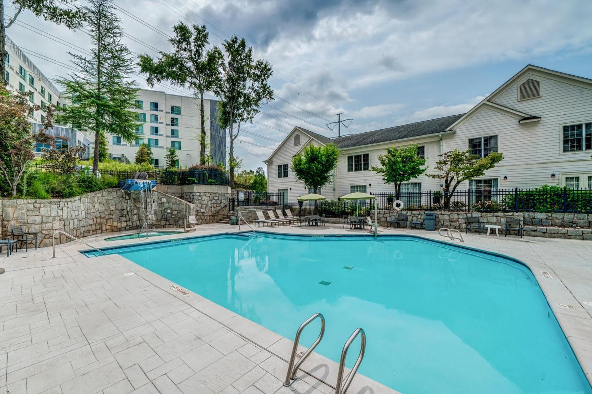 Hotel Indigo Atlanta Vinings By Ihg Smyrna Exterior photo