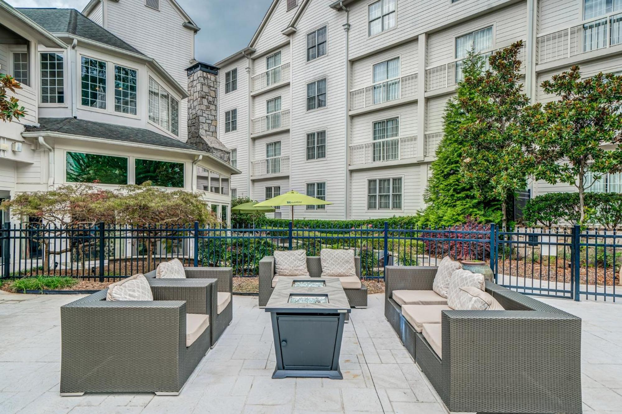 Hotel Indigo Atlanta Vinings By Ihg Smyrna Exterior photo