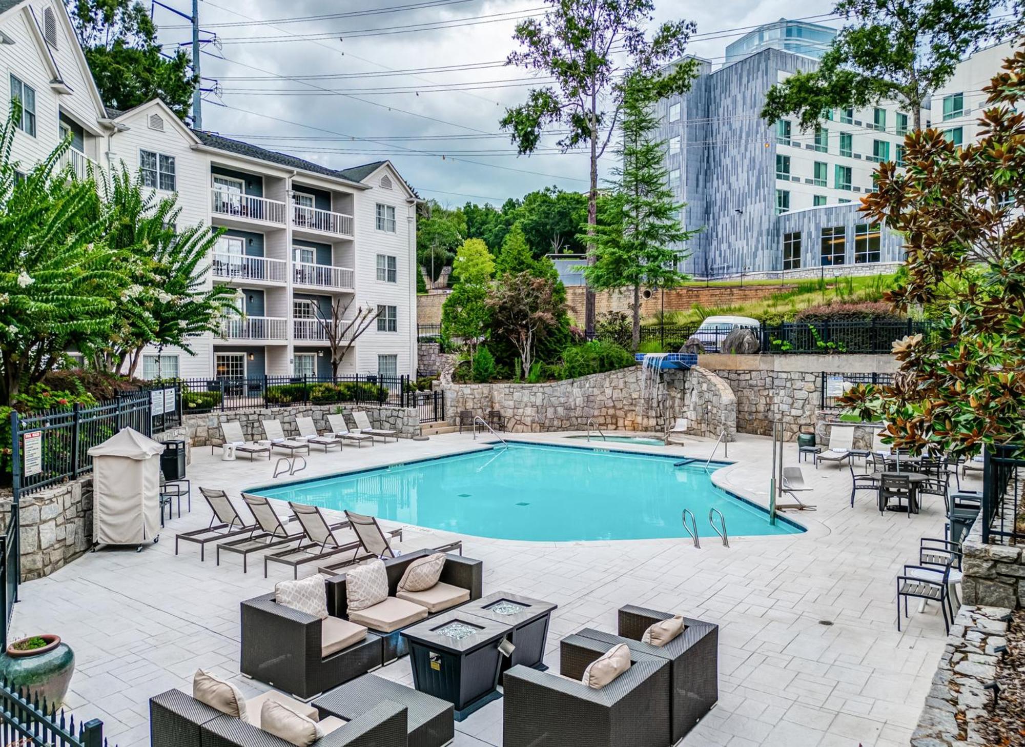 Hotel Indigo Atlanta Vinings By Ihg Smyrna Exterior photo
